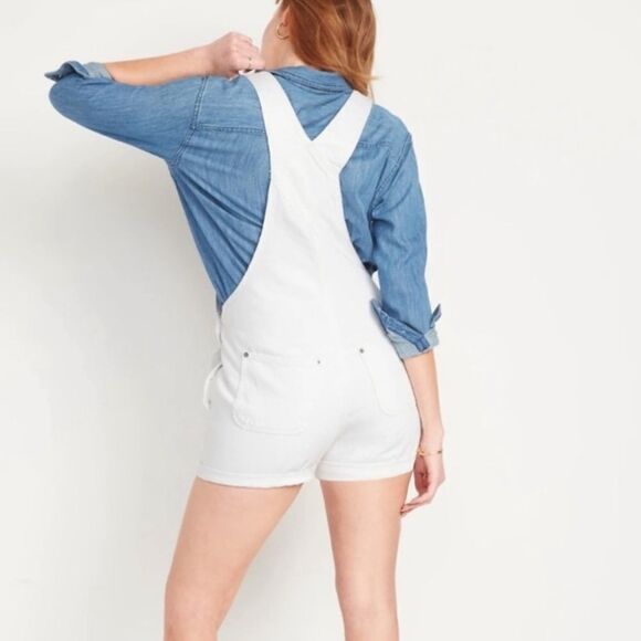 Take 50% OFF- Old Navy SlouchyStraight Non Stretch Overall White Jeans, Size-L - Picture 11 of 11